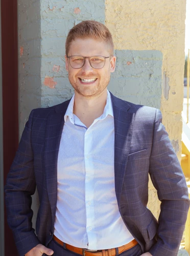 Chiropractor Oxford MI Erik Brace